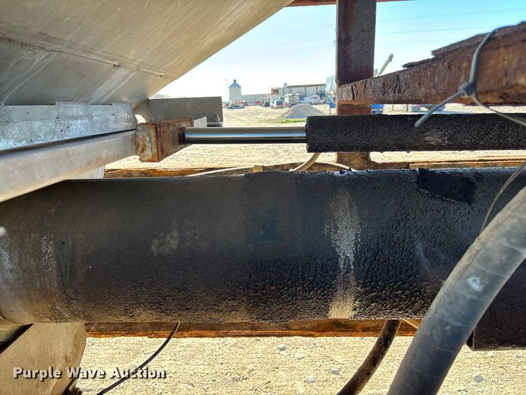 image for item FI1630 2014 Magnolia Adams fertilizer tender trailer