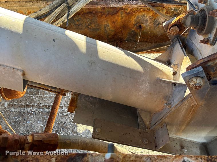 image for item FI1630 2014 Magnolia Adams fertilizer tender trailer