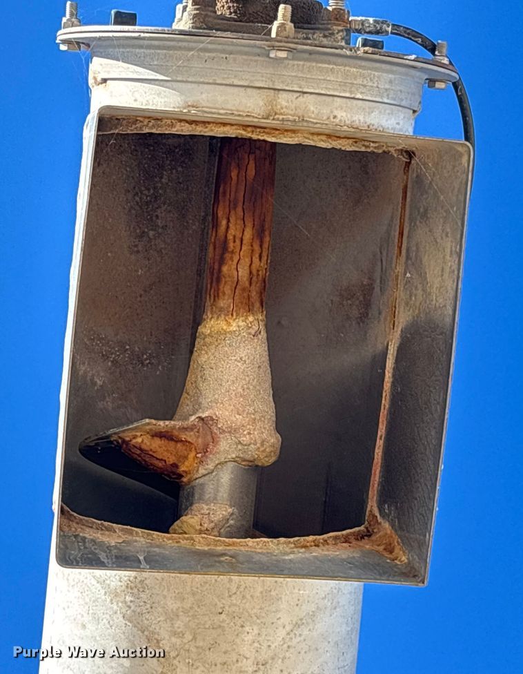 image for item FI1630 2014 Magnolia Adams fertilizer tender trailer