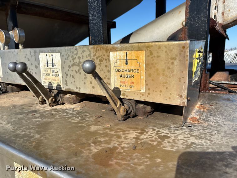 image for item FI1630 2014 Magnolia Adams fertilizer tender trailer