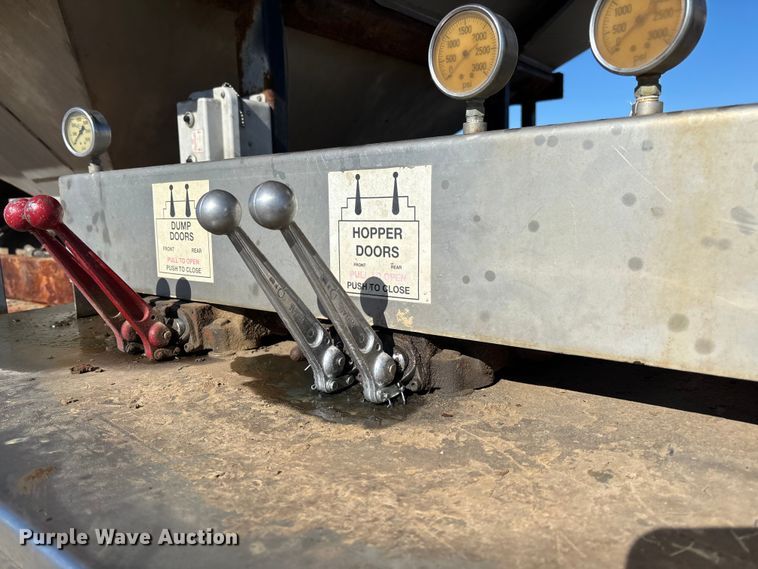 image for item FI1630 2014 Magnolia Adams fertilizer tender trailer