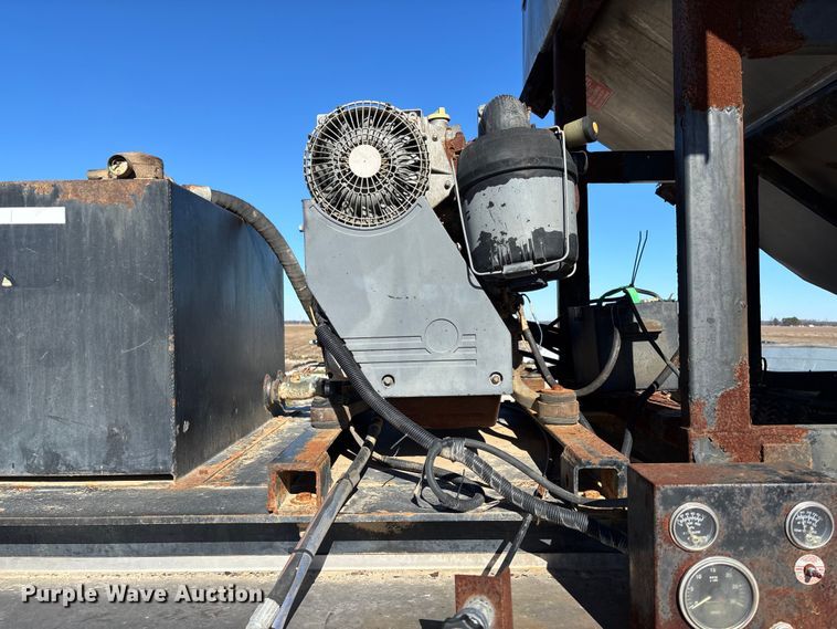 image for item FI1630 2014 Magnolia Adams fertilizer tender trailer