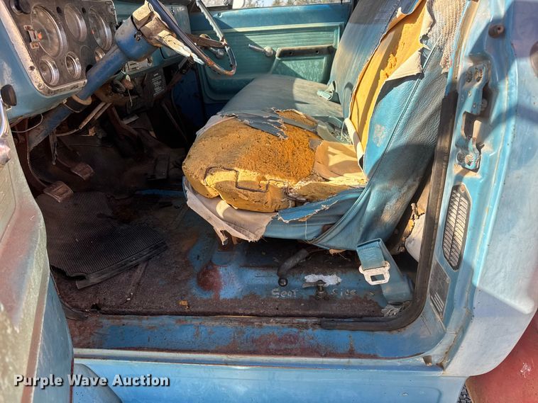 image for item NA9823 1972 Chevrolet C/50 grain truck