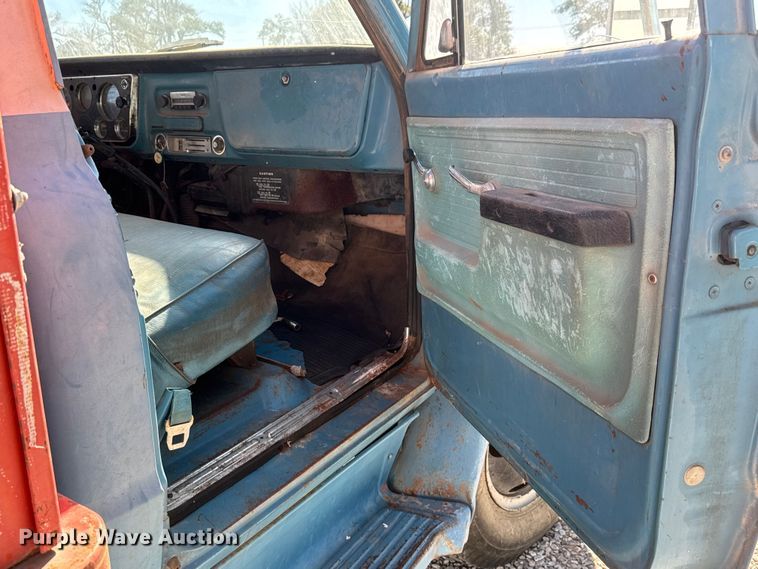 image for item NA9823 1972 Chevrolet C/50 grain truck