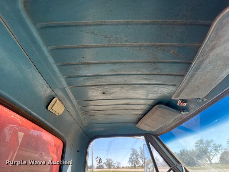 image for item NA9823 1972 Chevrolet C/50 grain truck