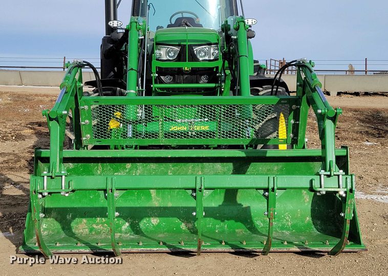 image for item NO9893 John Deere 620R loader