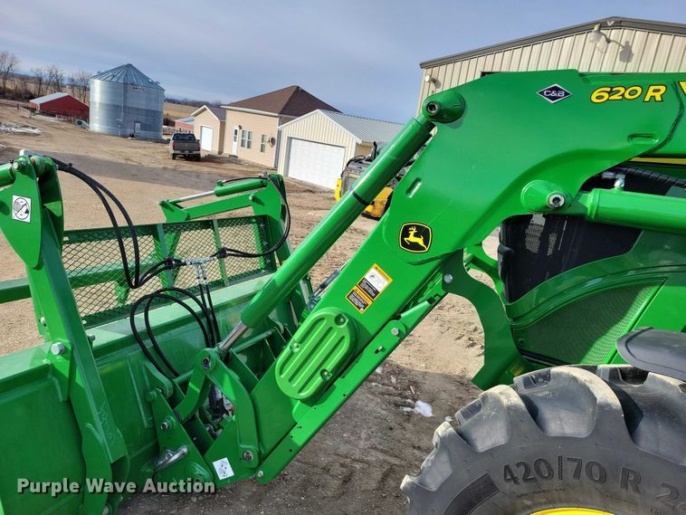 image for item NO9893 John Deere 620R loader