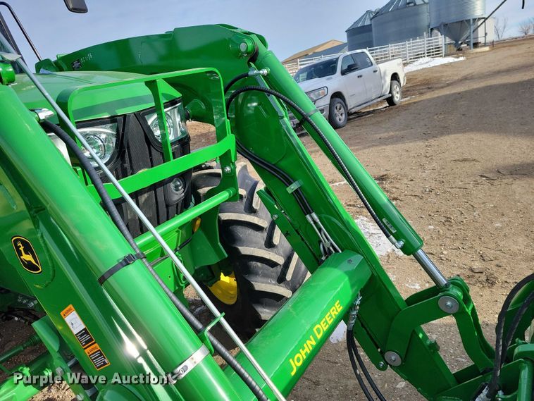 image for item NO9893 John Deere 620R loader