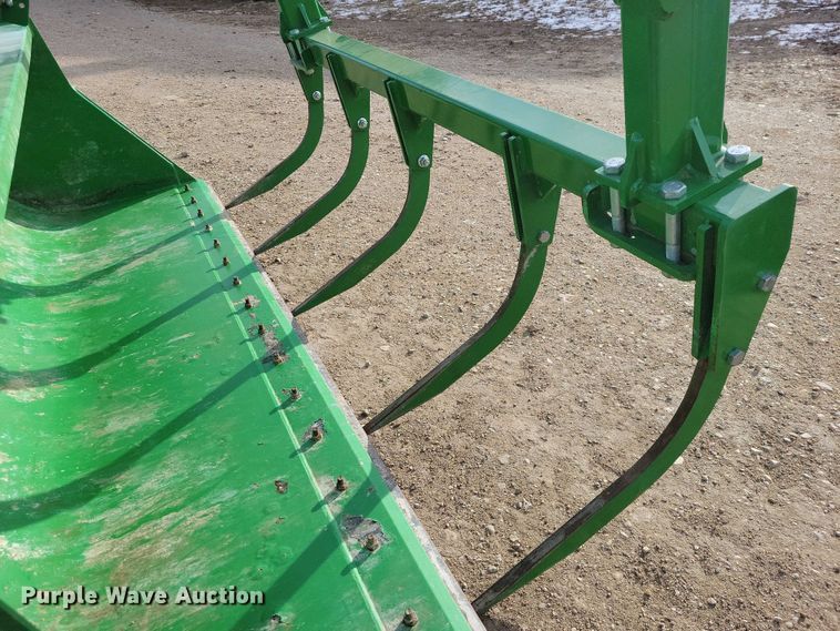 image for item NO9893 John Deere 620R loader