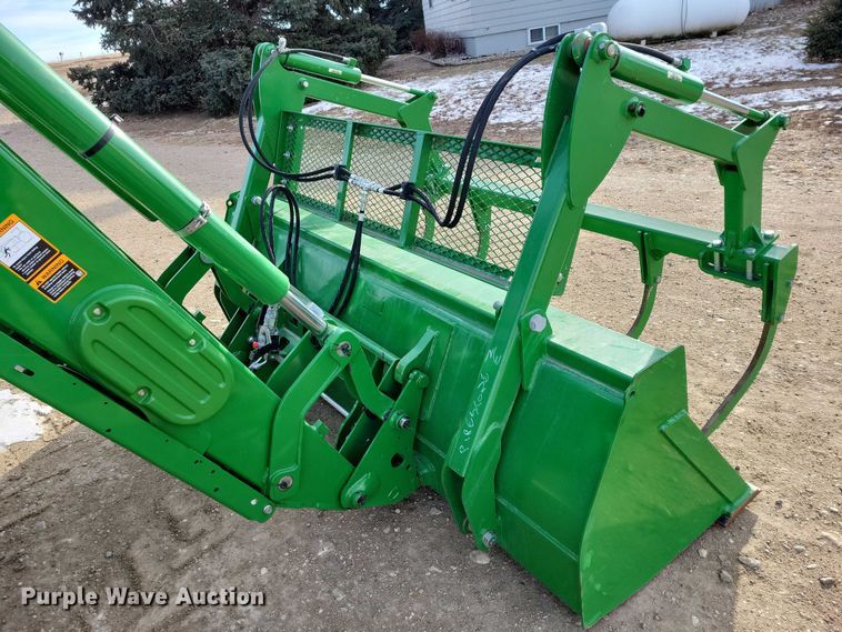 image for item NO9893 John Deere 620R loader