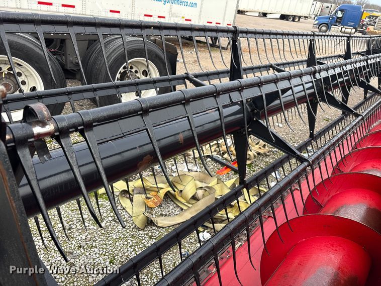 image for item YA1884 2005 Case IH 1020 flex draper head