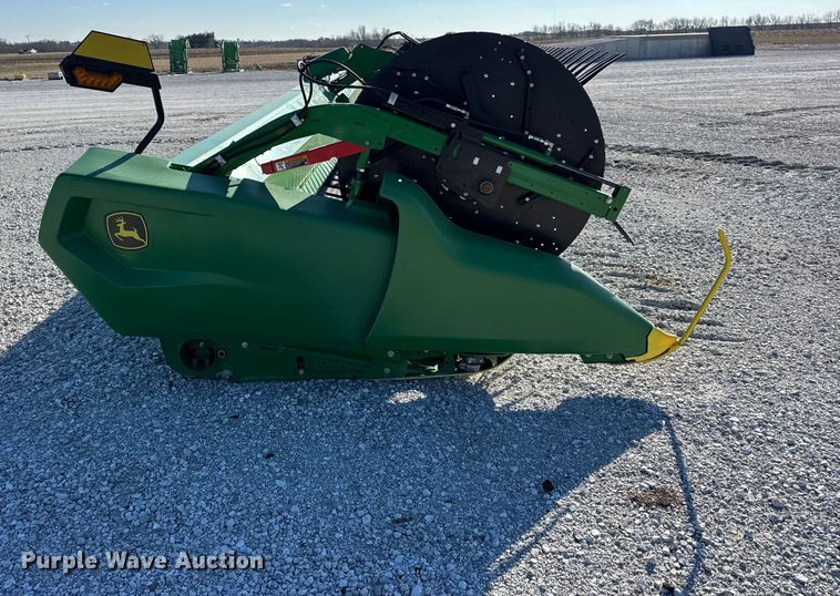 image for item YA1942 2023 John Deere RD45F flex draper head
