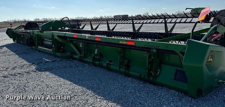 image for item YA1942 2023 John Deere RD45F flex draper head