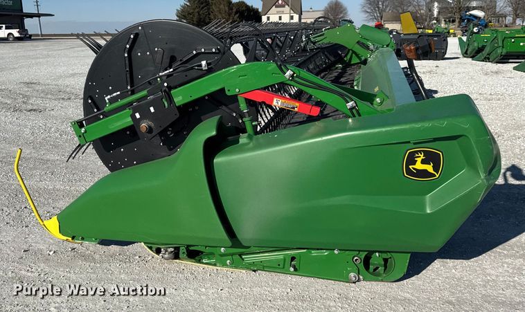 image for item YA1942 2023 John Deere RD45F flex draper head