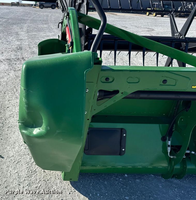 image for item YA1942 2023 John Deere RD45F flex draper head