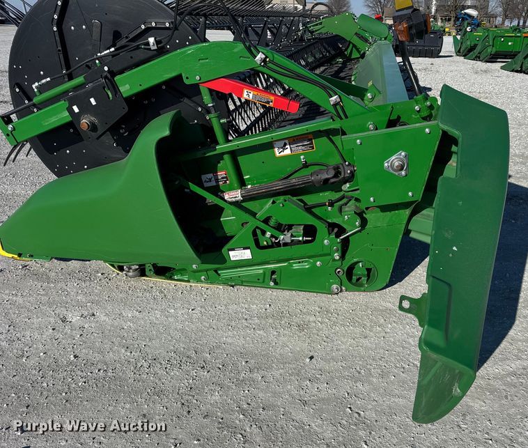 image for item YA1942 2023 John Deere RD45F flex draper head