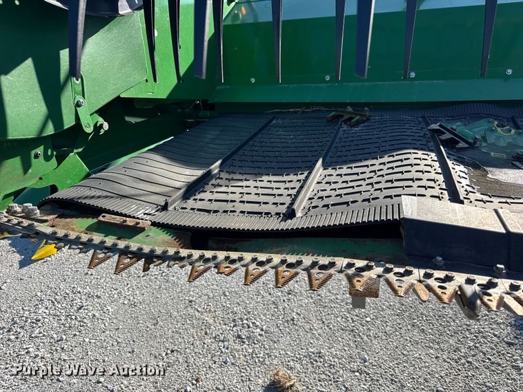 image for item YA1942 2023 John Deere RD45F flex draper head