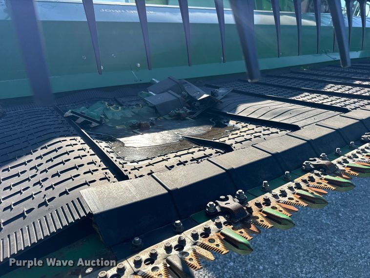 image for item YA1942 2023 John Deere RD45F flex draper head