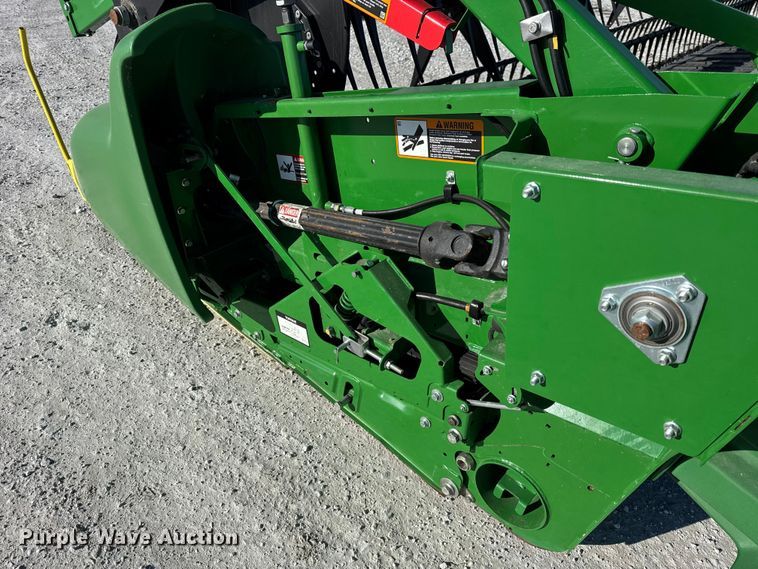 image for item YA1942 2023 John Deere RD45F flex draper head