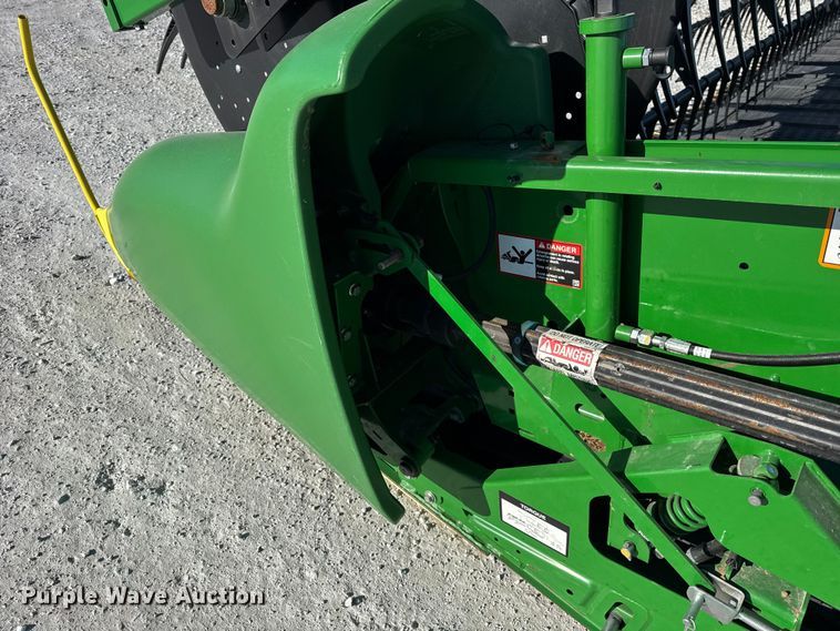 image for item YA1942 2023 John Deere RD45F flex draper head