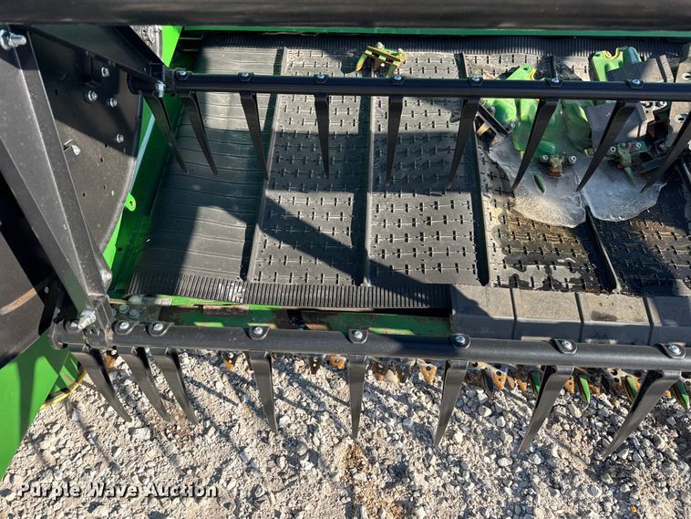 image for item YA1942 2023 John Deere RD45F flex draper head