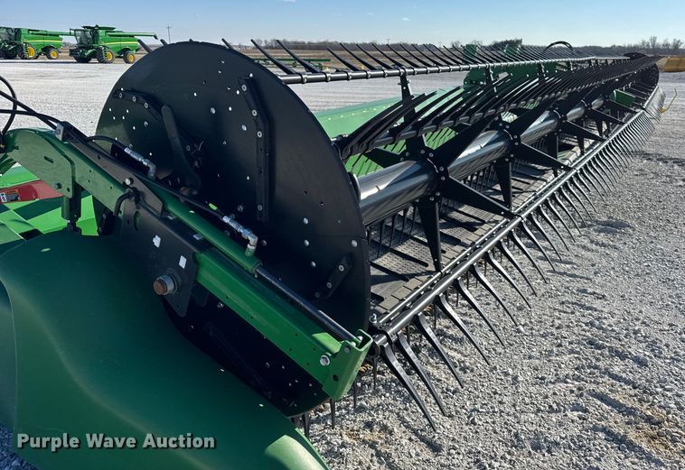 image for item YA1942 2023 John Deere RD45F flex draper head