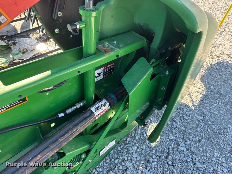 image for item YA1942 2023 John Deere RD45F flex draper head