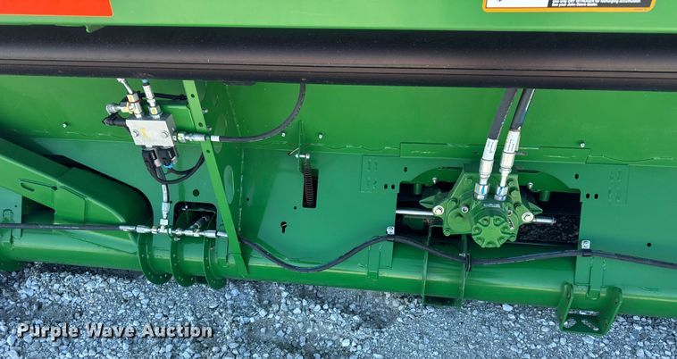 image for item YA1942 2023 John Deere RD45F flex draper head