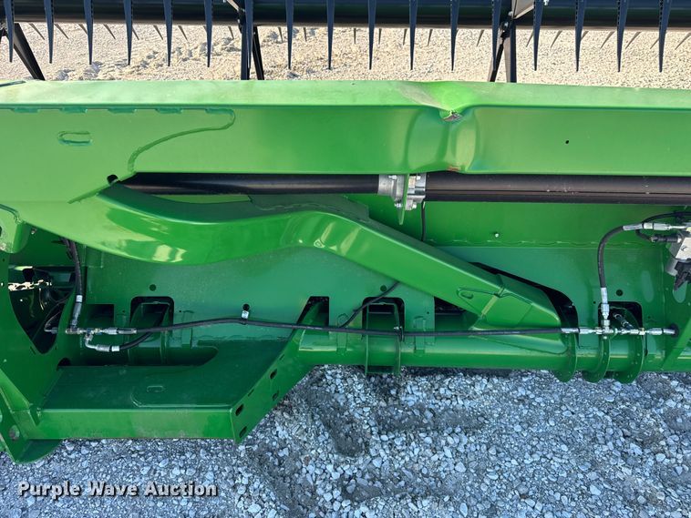 image for item YA1942 2023 John Deere RD45F flex draper head