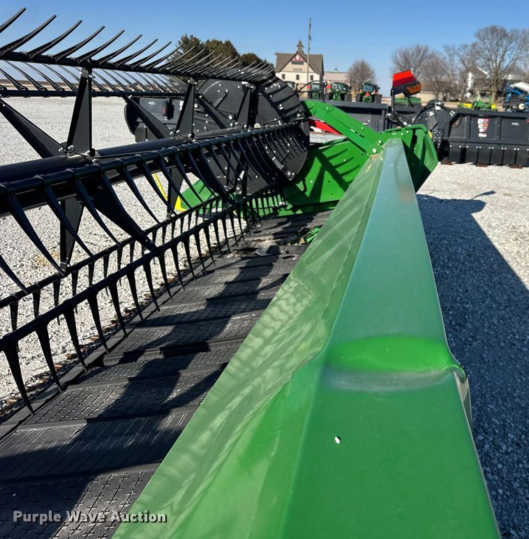 image for item YA1942 2023 John Deere RD45F flex draper head