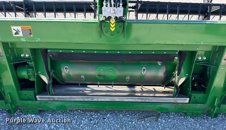 image for item YA1942 2023 John Deere RD45F flex draper head