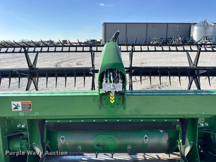 image for item YA1942 2023 John Deere RD45F flex draper head