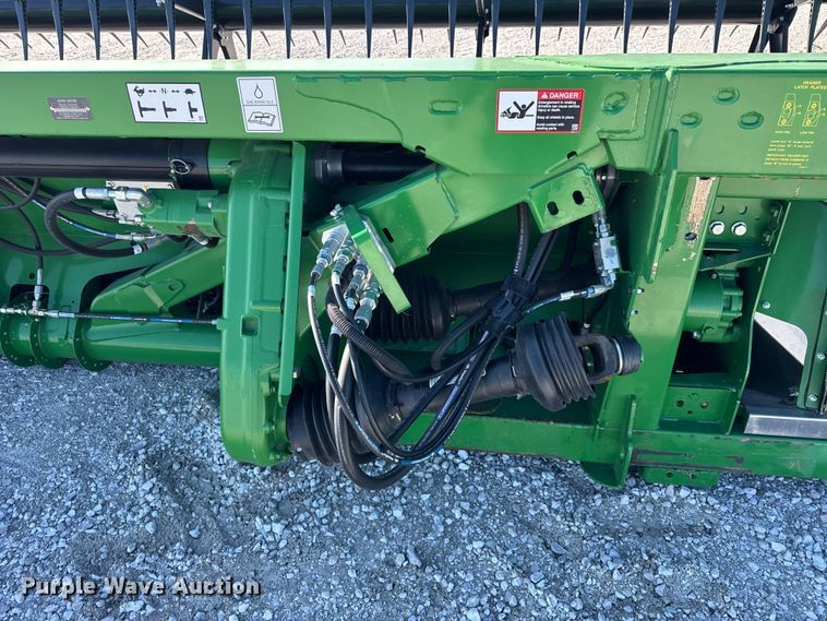 image for item YA1942 2023 John Deere RD45F flex draper head