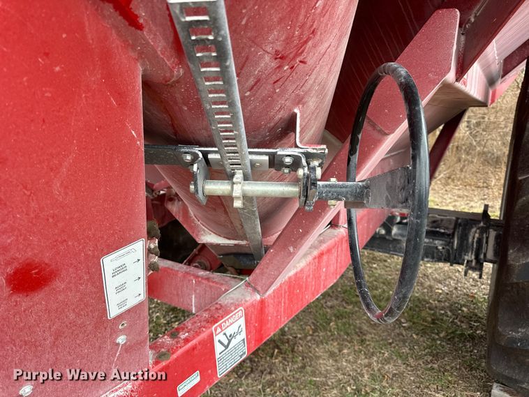 image for item YA1965 2024 Unverferth 1119 grain cart