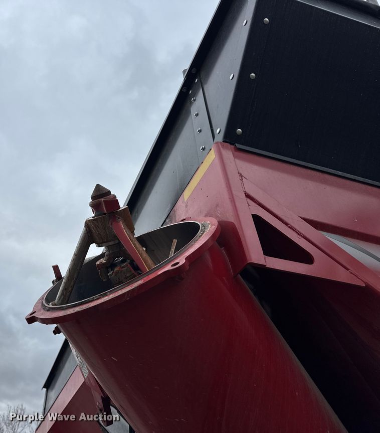 image for item YA1965 2024 Unverferth 1119 grain cart