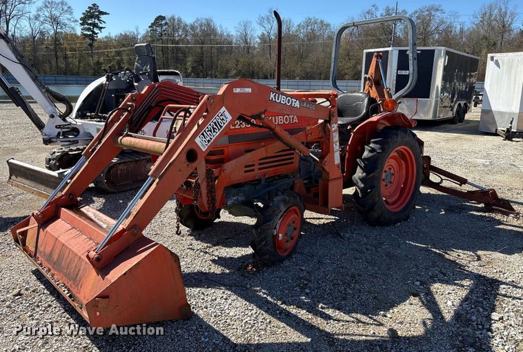image for item YA1972 Kubota L2350 MFWD tractor