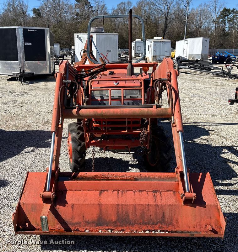image for item YA1972 Kubota L2350 MFWD tractor