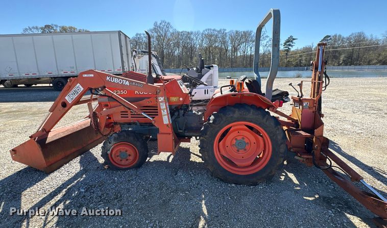 image for item YA1972 Kubota L2350 MFWD tractor