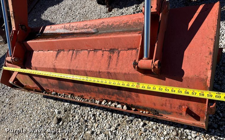 image for item YA1972 Kubota L2350 MFWD tractor