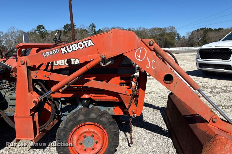 image for item YA1972 Kubota L2350 MFWD tractor