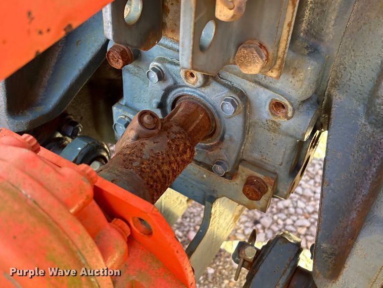 image for item YA1972 Kubota L2350 MFWD tractor