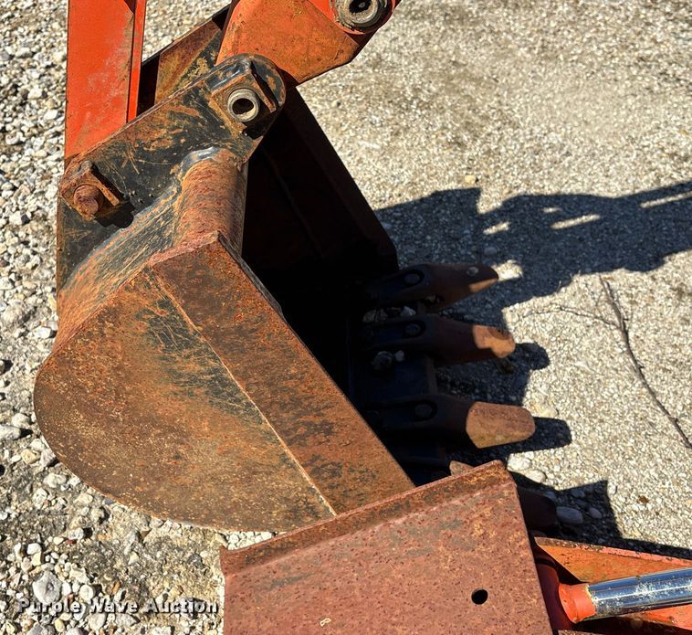 image for item YA1972 Kubota L2350 MFWD tractor