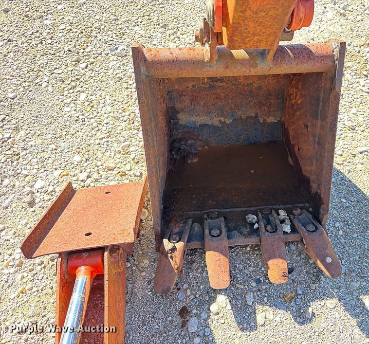 image for item YA1972 Kubota L2350 MFWD tractor