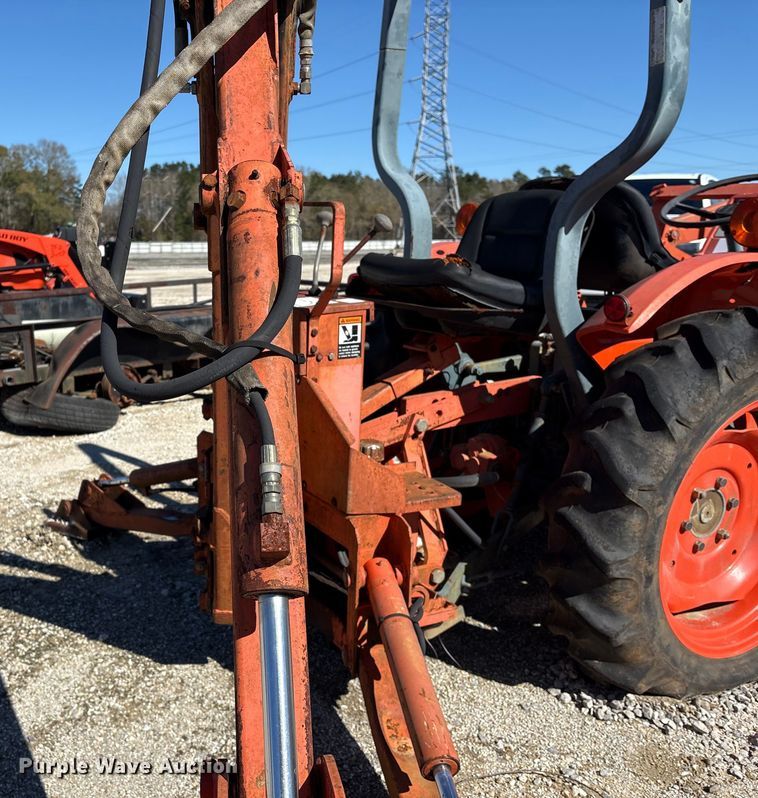 image for item YA1972 Kubota L2350 MFWD tractor