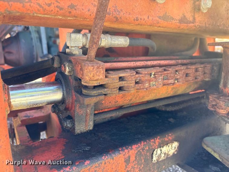 image for item YA1972 Kubota L2350 MFWD tractor