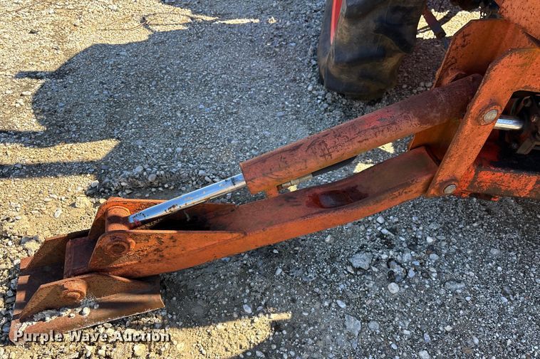 image for item YA1972 Kubota L2350 MFWD tractor