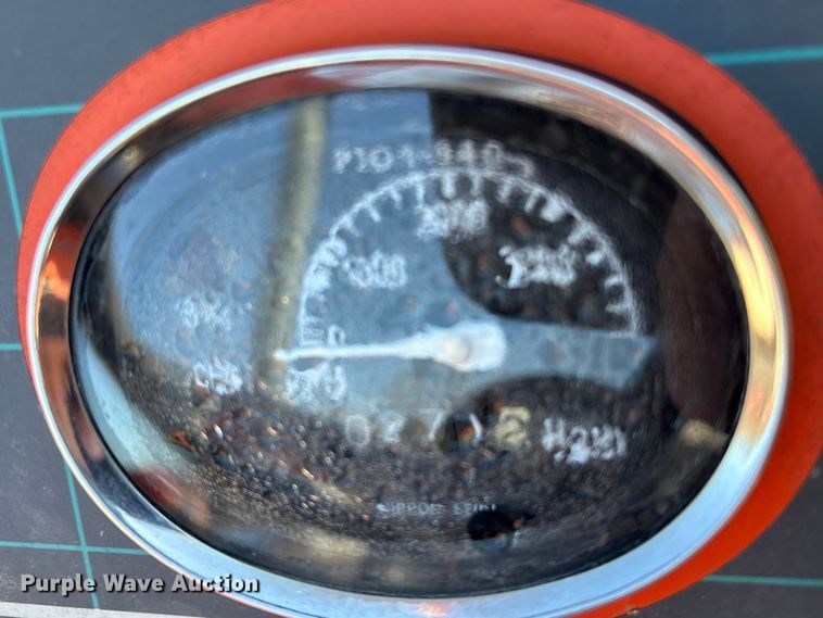 image for item YA1972 Kubota L2350 MFWD tractor