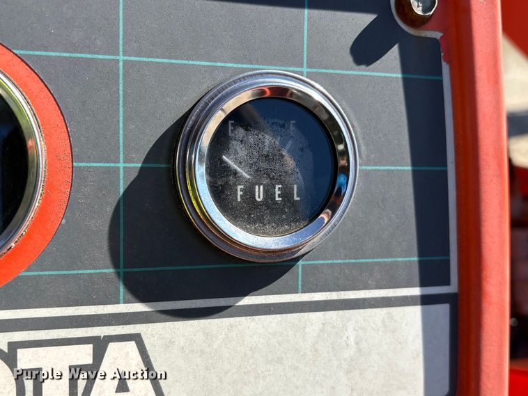 image for item YA1972 Kubota L2350 MFWD tractor