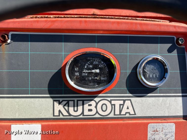 image for item YA1972 Kubota L2350 MFWD tractor