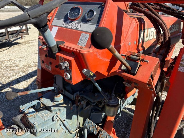 image for item YA1972 Kubota L2350 MFWD tractor